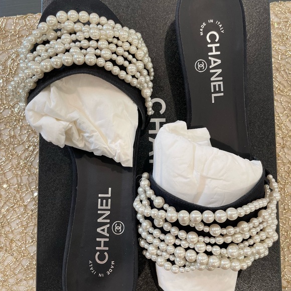 CHANEL Pearl Sandals 41 - Picture 2 of 9